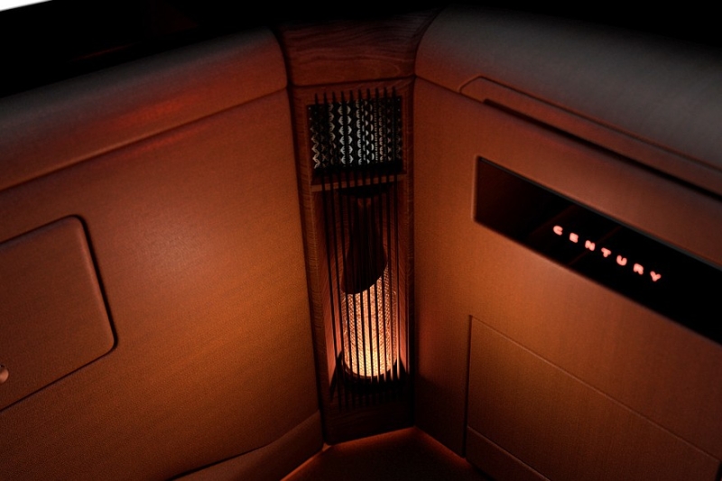 Главные премьеры Toyota: кросс-купе Century и новая Corolla