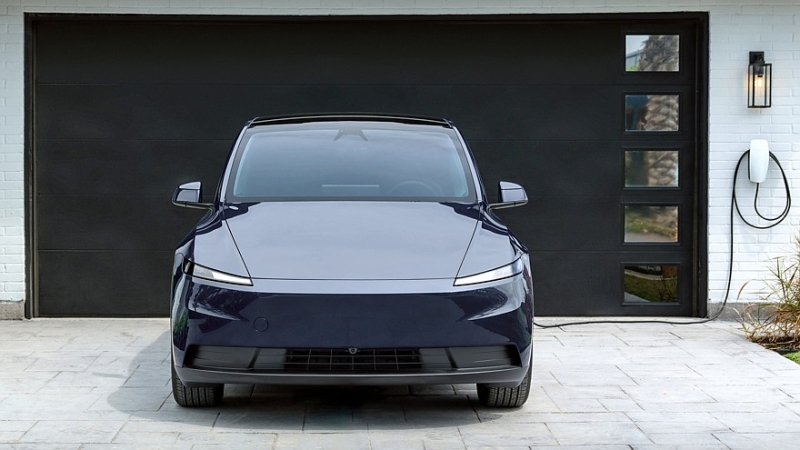 Голые и смешные: Tesla представила «дешёвые» Model Y Standard и Model 3 Standard