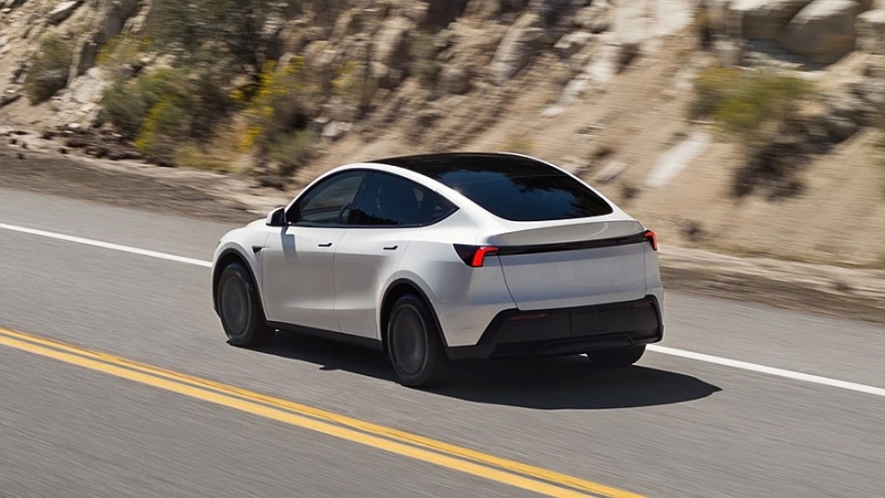 Голые и смешные: Tesla представила «дешёвые» Model Y Standard и Model 3 Standard