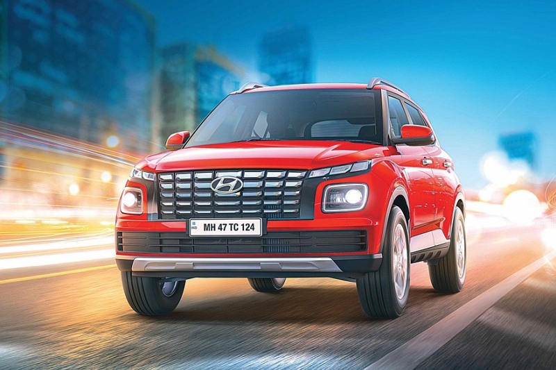 Кроссовер Hyundai Venue сменил поколение: брутальнее и богаче, всё так же бензин или дизель