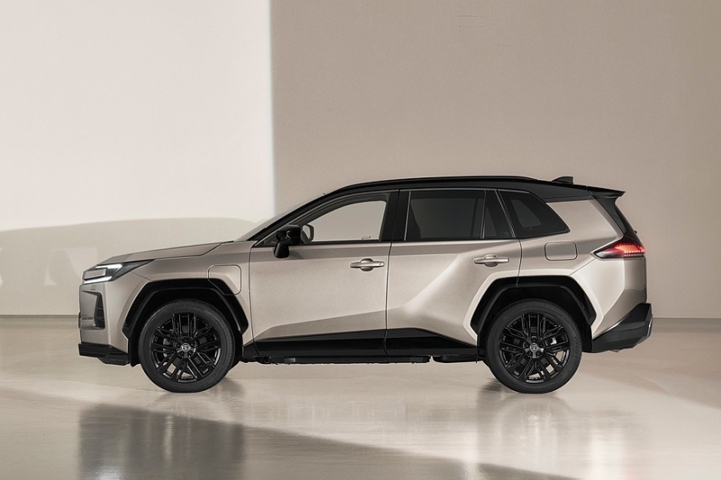 Кроссовер Toyota RAV4 нового поколения приготовился к старту продаж