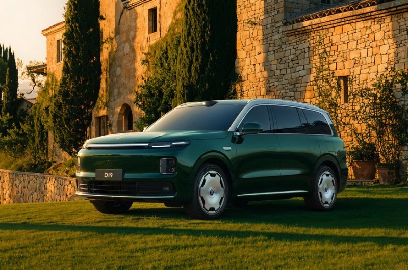 Leapmotor D19 вклинится в ставший тесным сегмент роскошных больших кроссоверов