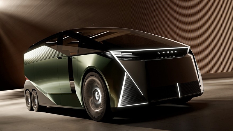 Lexus ищет новые форматы для флагманской модели LS, а новый суперкар показал интерьер