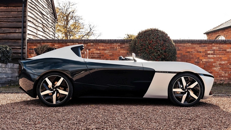 Лёгкий как пёрышко спорктар Longbow показался живьём: масса 895 кг и 3,5 с до «сотни»