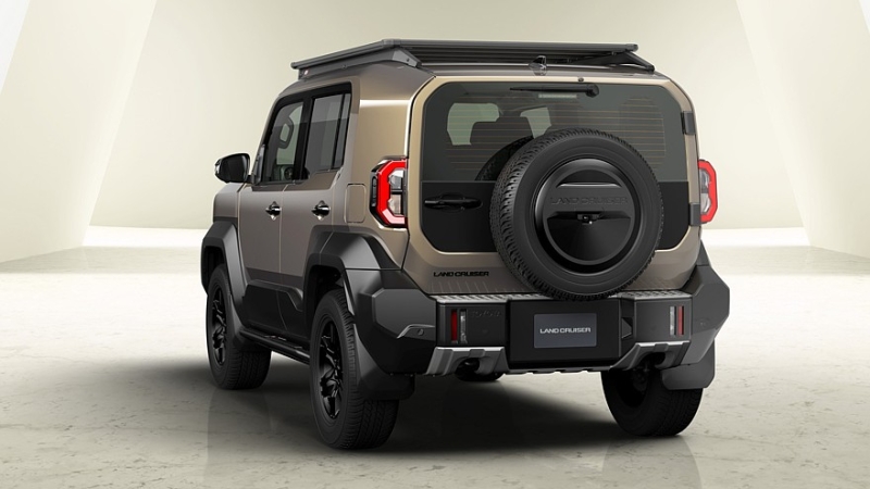 Маленький, брутальный и только с ДВС: рассекречен Toyota Land Cruiser FJ