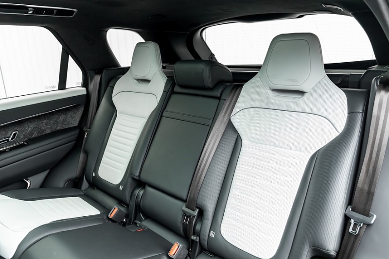 Manhart SV 800: больше мощности для упакованного в карбон Range Rover Sport SV