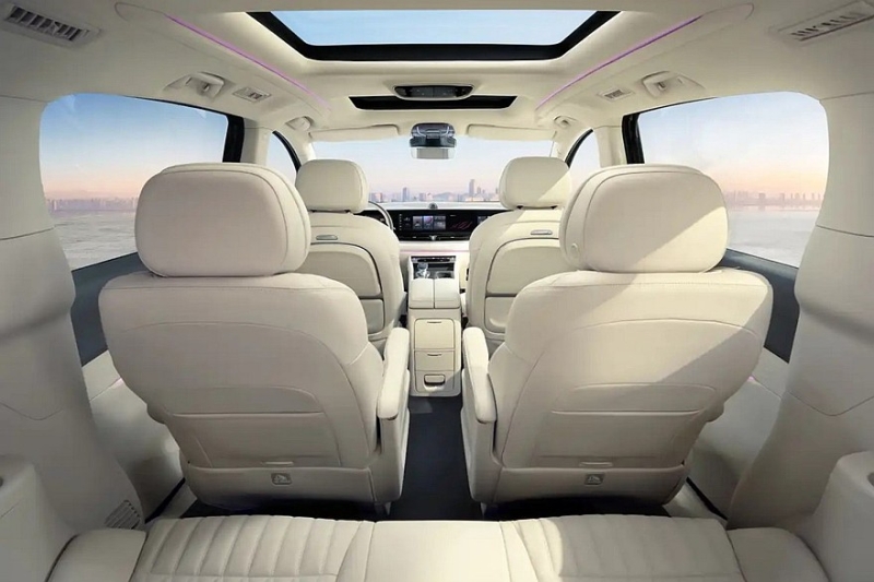 Обновлённый минивэн Voyah Dream едет в Россию: дополнение, а не замена