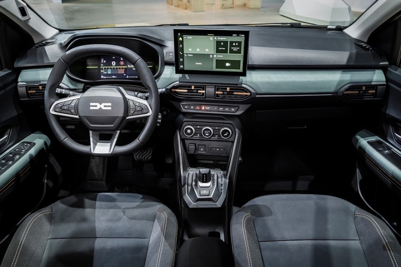 Рестайлинговые Dacia Logan, Sandero и Jogger стали богаче и получили новую технику