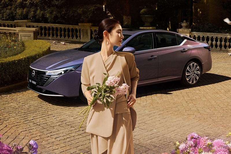 Седан Nissan Teana показал свой новый интерьер