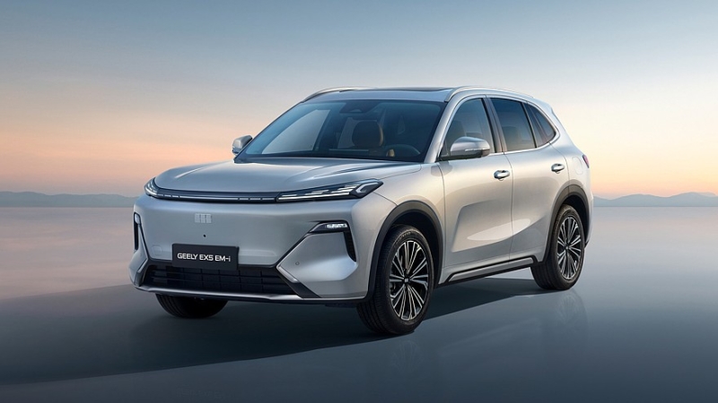 Стал известен состав комплектаций кроссовера Geely EX5 EM-i для российского рынка