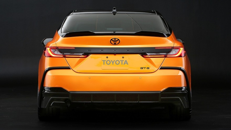 Toyota Camry GT-S: заниженная подвеска, мощные тормоза, яркий декор и слабый мотор