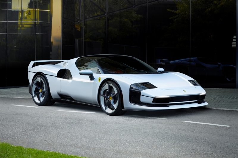 Уникальный суперкар Ferrari SC40: дизайн в духе Ferrari F40 и техника от Ferrari 296 GTB