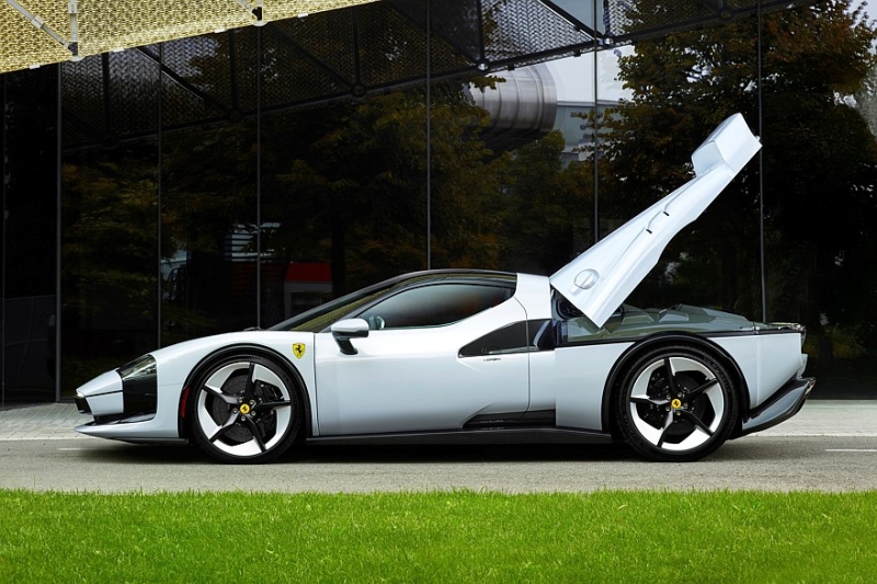 Уникальный суперкар Ferrari SC40: дизайн в духе Ferrari F40 и техника от Ferrari 296 GTB