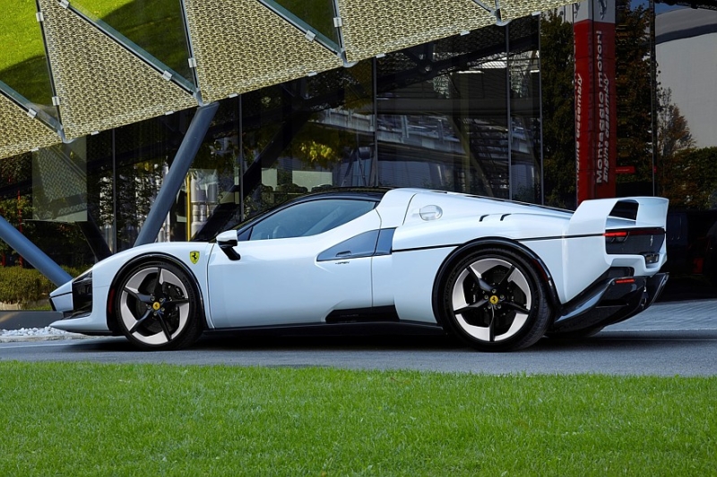 Уникальный суперкар Ferrari SC40: дизайн в духе Ferrari F40 и техника от Ferrari 296 GTB