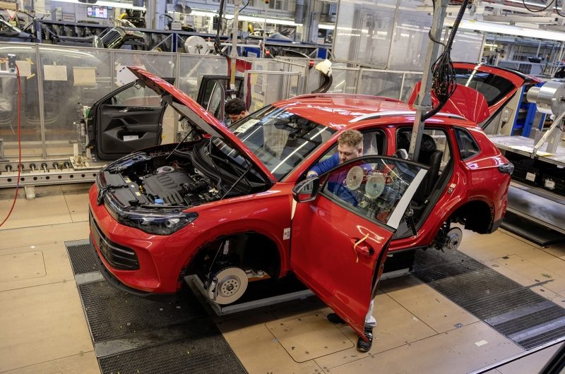 Volkswagen временно остановит производство Golf, Tiguan, Touran и Tayron