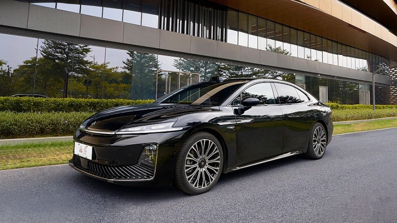 Флагманский седан Hyptec A800 от GAC готовится к премьере, раскрыт дизайн интерьера