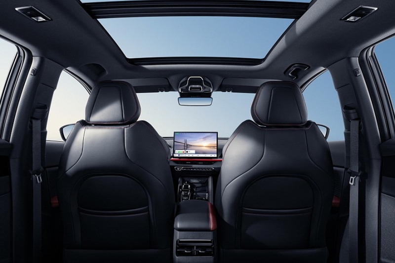 Глобальный кроссовер Geely Coolray пережил рестайлинг