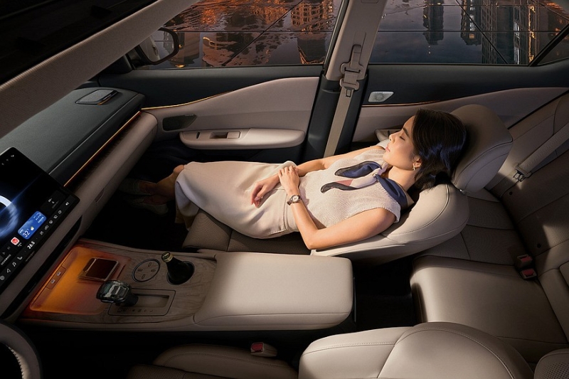 Nissan Teana выходит на рынок: новый дизайн и старые моторы