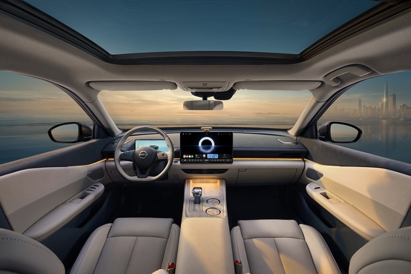 Nissan Teana выходит на рынок: новый дизайн и старые моторы