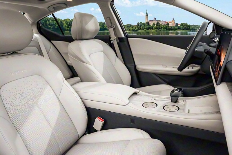 Nissan Teana выходит на рынок: новый дизайн и старые моторы