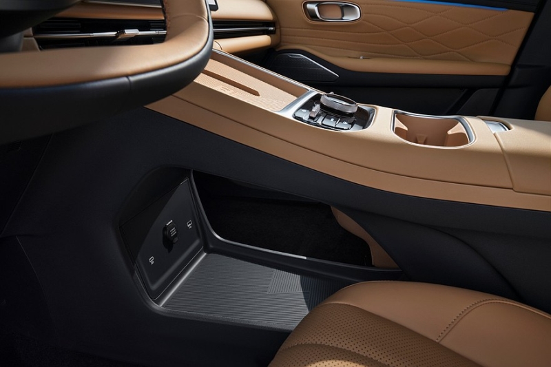 Новый кроссовер Geely EX5 EM-i в России: ожидаемо дешевле родственного EX5