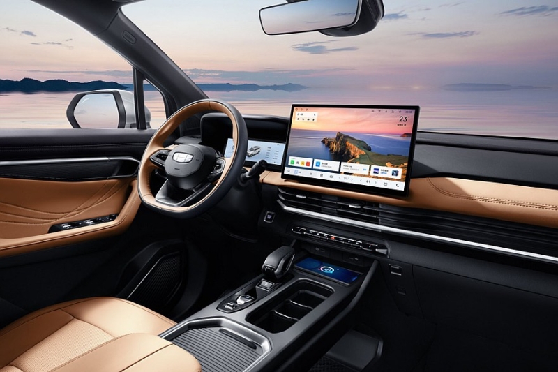 Объявленный новым поколением кроссовер Geely Okavango: больше версий