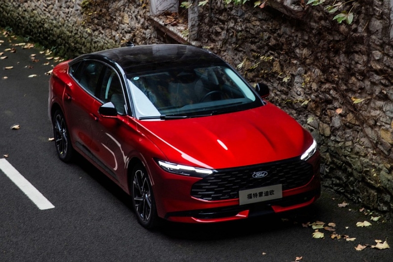 Обновлённый Ford Mondeo: официальные фото и дата запуска