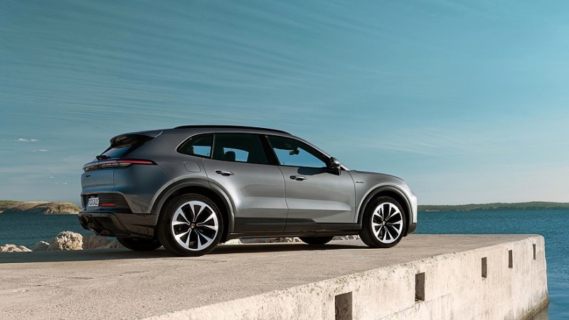 Porsche Cayenne Electric сбросил маску: две версии, до 1156 л.с. и беспроводная зарядка