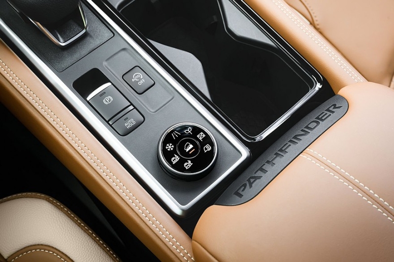 Представлен рестайлинговый Nissan Pathfinder: улучшенное оснащение и старый мотор