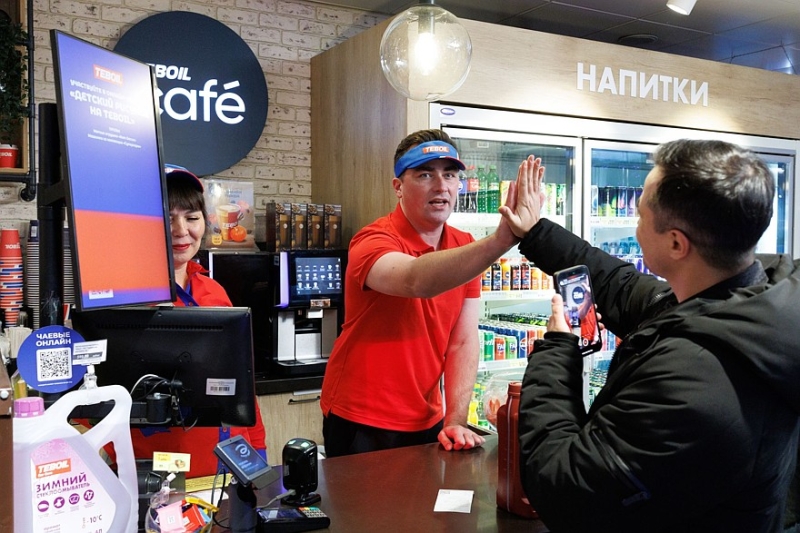 Заправиться у Димы Гордея и попытаться выиграть миллион баллов: День клиента на АЗС Teboil