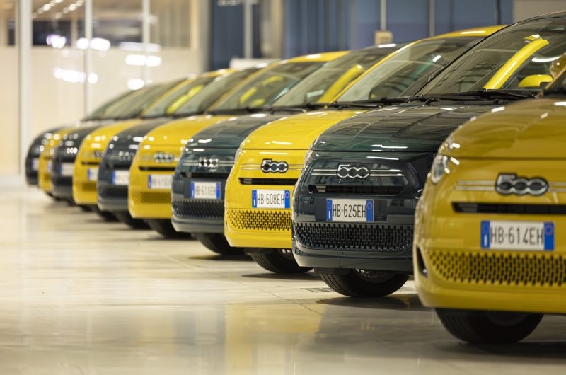 Автогигант Stellantis может избавиться от нескольких марок