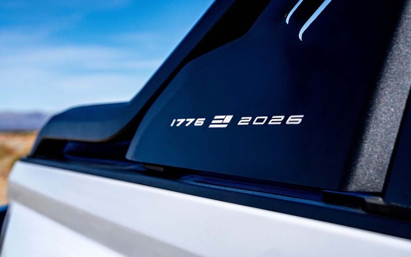 Chevrolet подготовил юбилейные версии Corvette, Colorado и Silverado