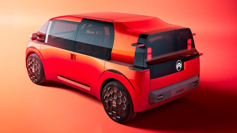 Citroen Elo: шестиместный семейный минивэн со съёмной мебелью и двумя матрасами