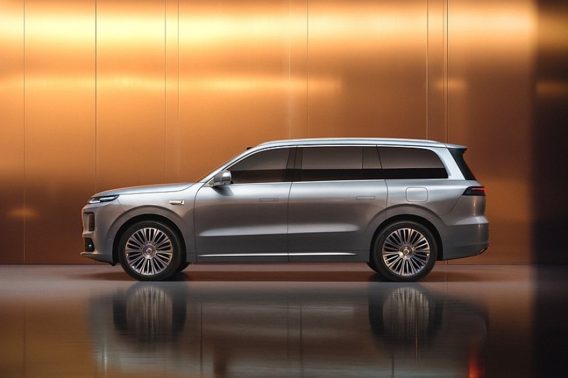 Флагманский кроссовер Leapmotor D19: засвечен интерьер