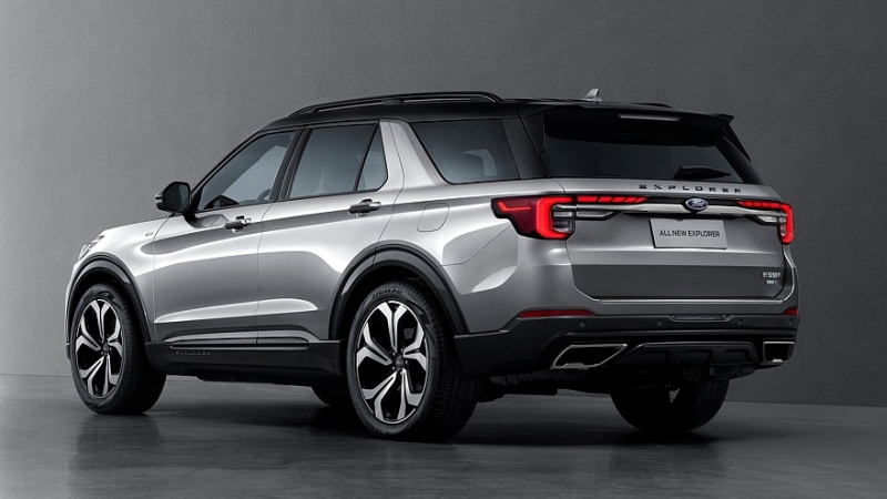Ford Explorer для Китая: второй рестайлинг с «монобровью» и прежней техникой