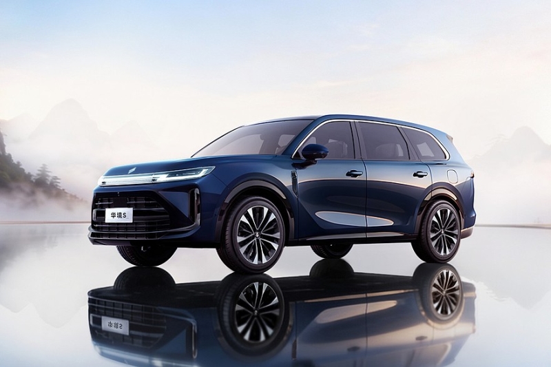 GM и SAIC готовят к премьере гигантский кроссовер Baojun Huajing S с электроникой Huawei