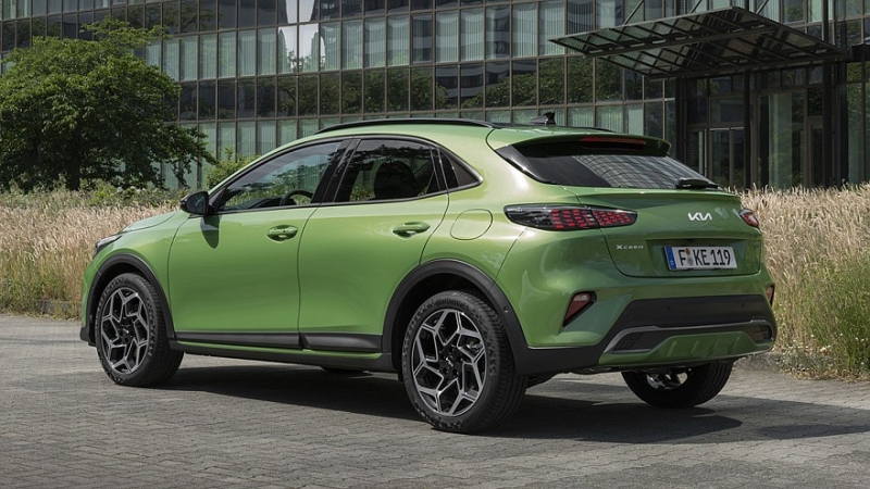 Kia готовит к премьере обновлённый XCeed: новые изображения