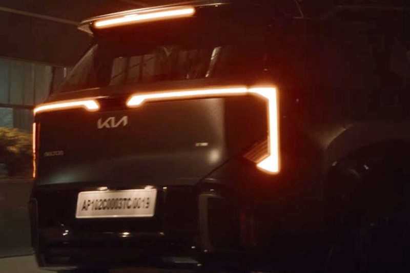 Kia Seltos нового поколения: свежие кадры перед скорой премьерой