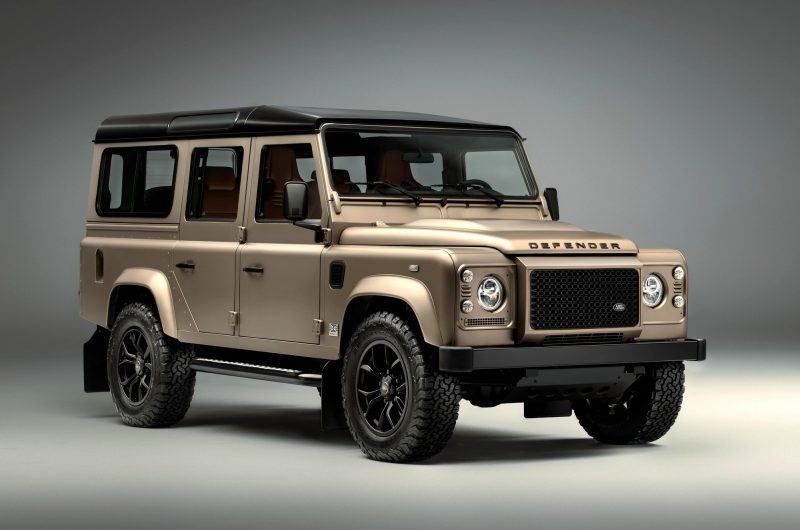 Классический Defender V8 слегка обновлён и получил эффектную отделку в стиле Octa