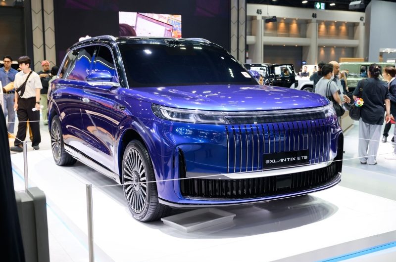 На международном автосалоне в Бангкоке дебютировал Exeed Exlantix ET8