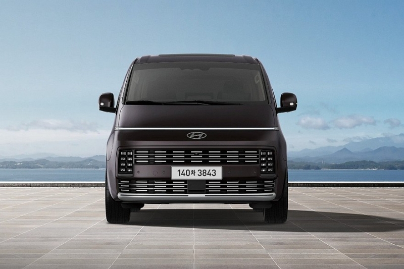 Обновлённое семейство Hyundai Staria: декор, экраны побольше и физические кнопки