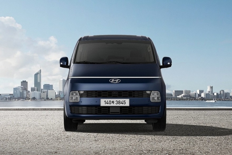 Обновлённое семейство Hyundai Staria: декор, экраны побольше и физические кнопки