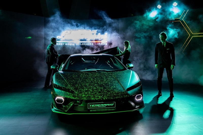 Пёстренькая роскошь: представлен уникальный Lamborghini Temerario Ad Personam