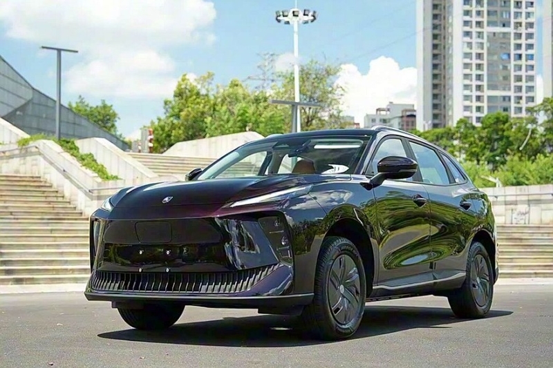 &laquo;Престижную&raquo; линейку Forthing Xinghai от Dongfeng пополнил кроссовер. Снова