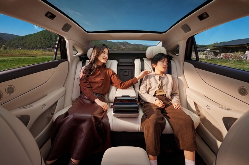 Роскошный полноприводный седан Voyah Passion L: продажи начались