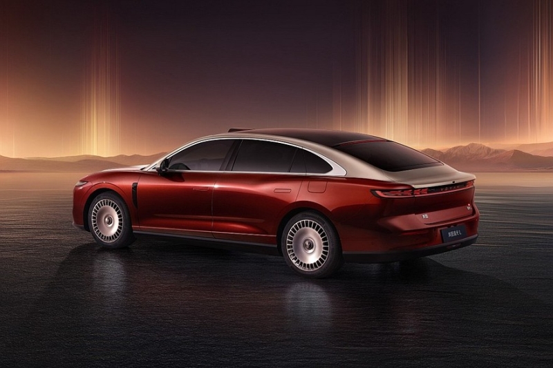 Роскошный полноприводный седан Voyah Passion L: продажи начались