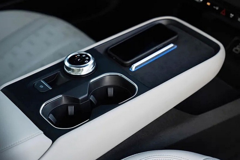 Седан Ford Taurus обновлён следом за китайским Mondeo