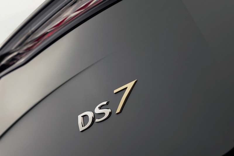 Теряющие покупателей DS 3, DS №4 и DS 7 обзавелись спецверсией Performance Line, цены известны