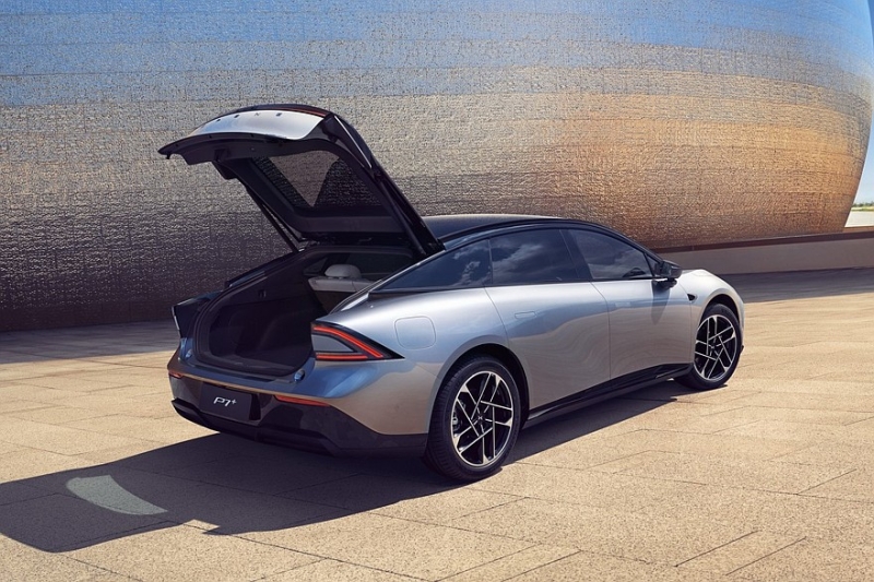 Xpeng P7+ обновлён через год после премьеры: два варианта начинки и статус глобальной модели