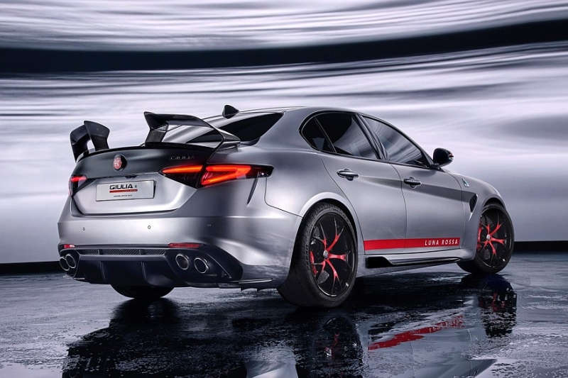 Alfa Romeo Giulia Quadrifoglio Luna Rossa: новая спецверсия с необычным антикрылом
